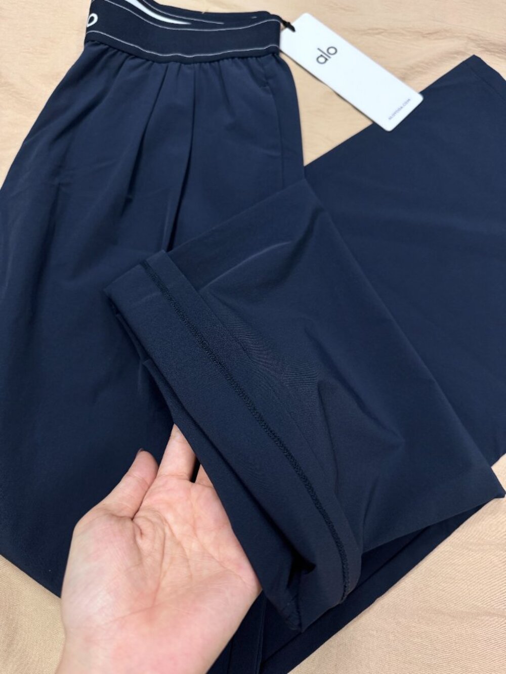 ALO Yoga🍦😋Suit Up Trouser Regular Navy Blue, Relaxed Wide Leg Pants NWT - Picture 7 of 8